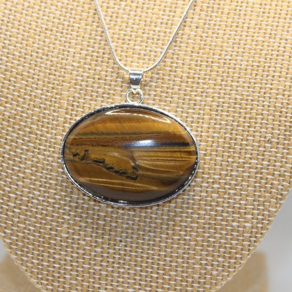 Tiger Eye Pendant on Chain - Picture 2 of 3